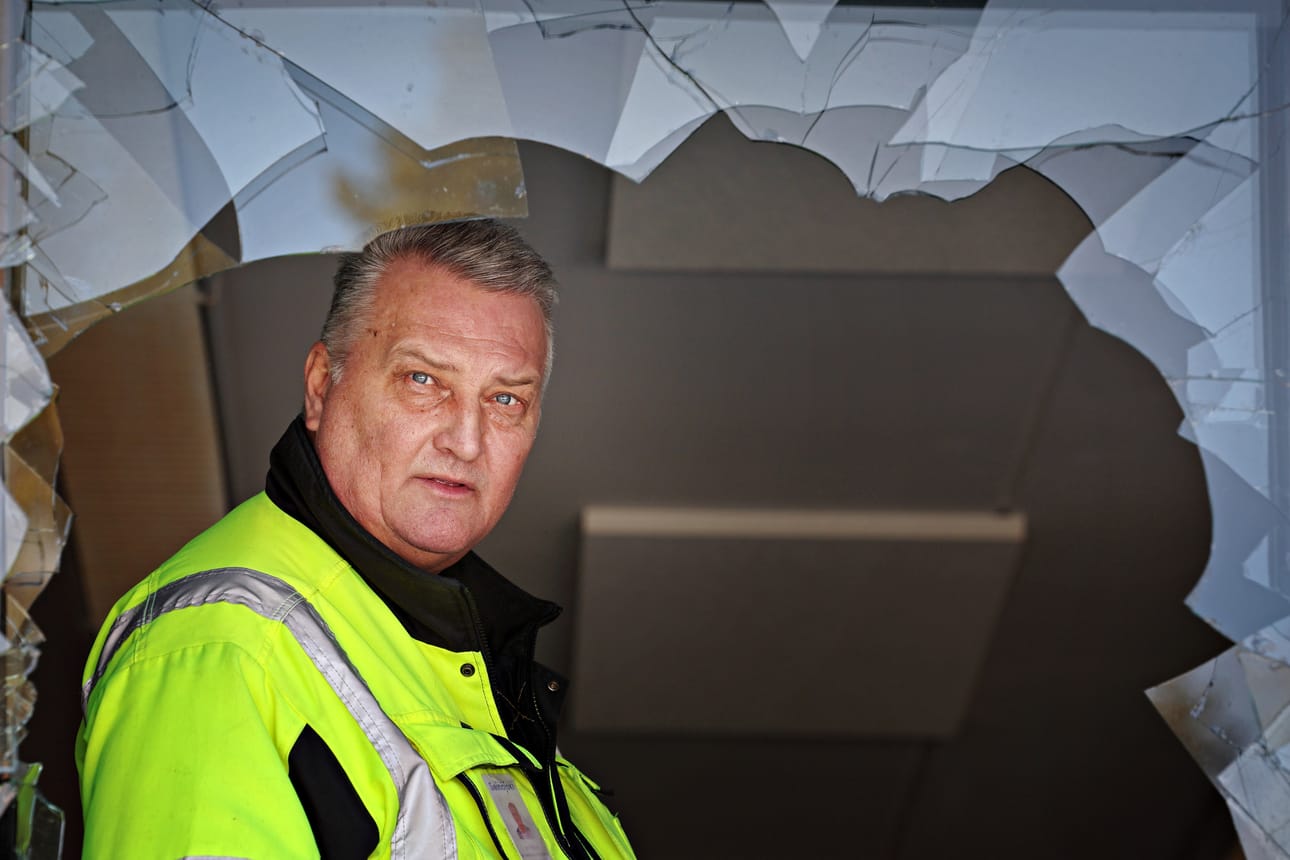 Ari Kiiskinen toivoo, että vanhemmat puhuisivat lastensa kanssa ilkivallasta. Sen korjaukseen menee kaupungilla vuosittain suuria summia.