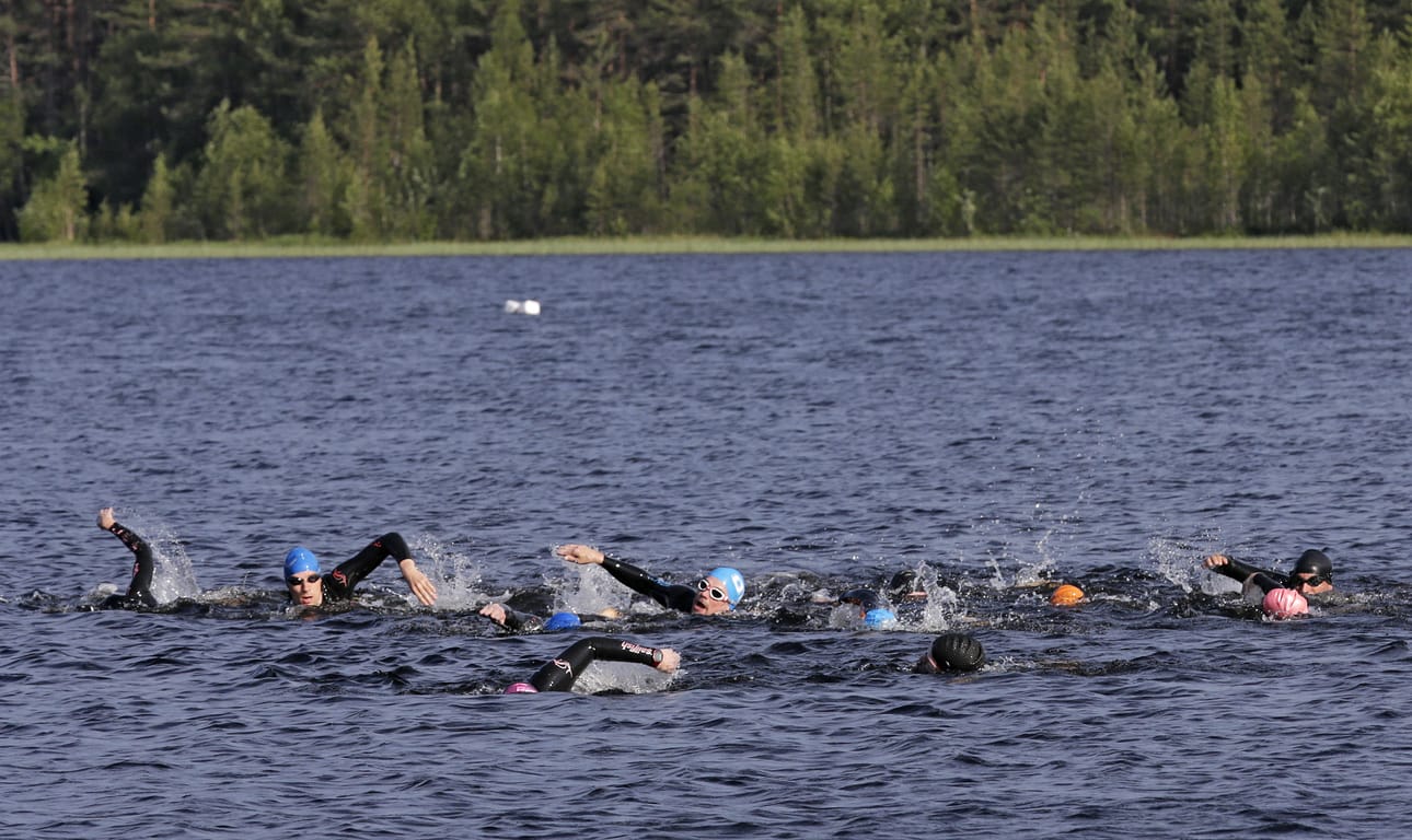 Valkiaisjärvelle uintirata on 750 metrin pituinen.