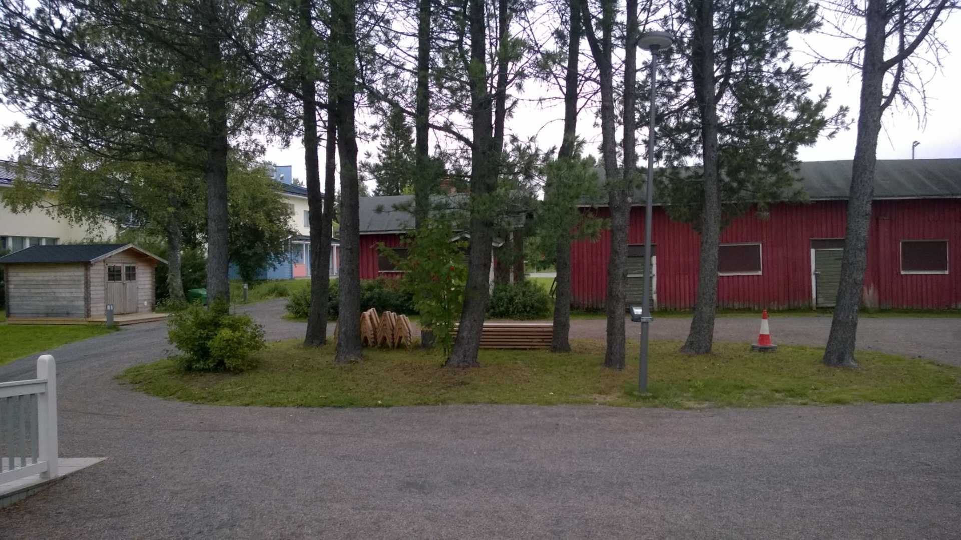 Mielipide: Miksei Penttilän piha-aluetta laiteta kuntoon?