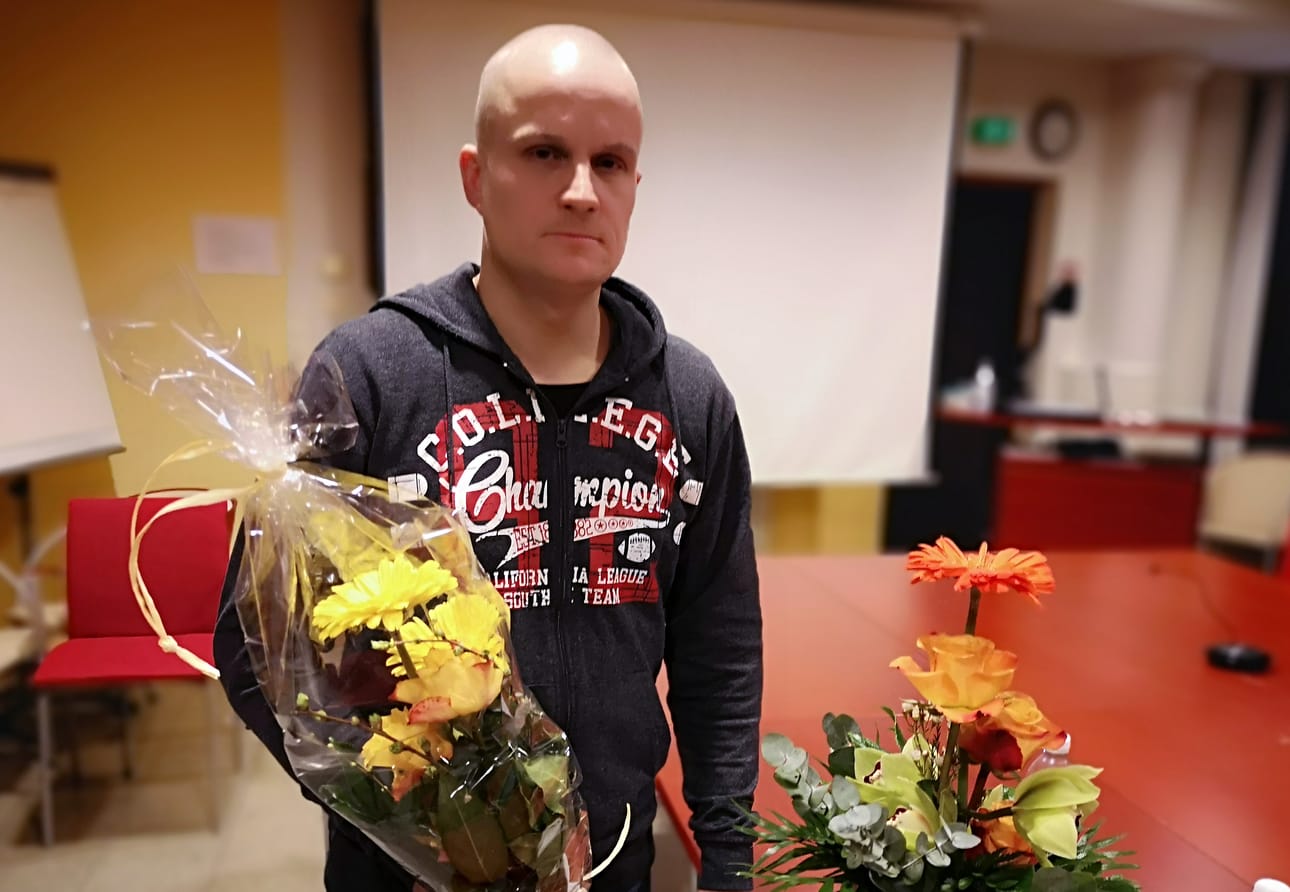 Alavuden kunnon kuntalaista Janne Suhosta kiitettiin pyyteettömästä työstä yhteiseksi hyväksi ja muiden liikunnan mahdollistamisesta.