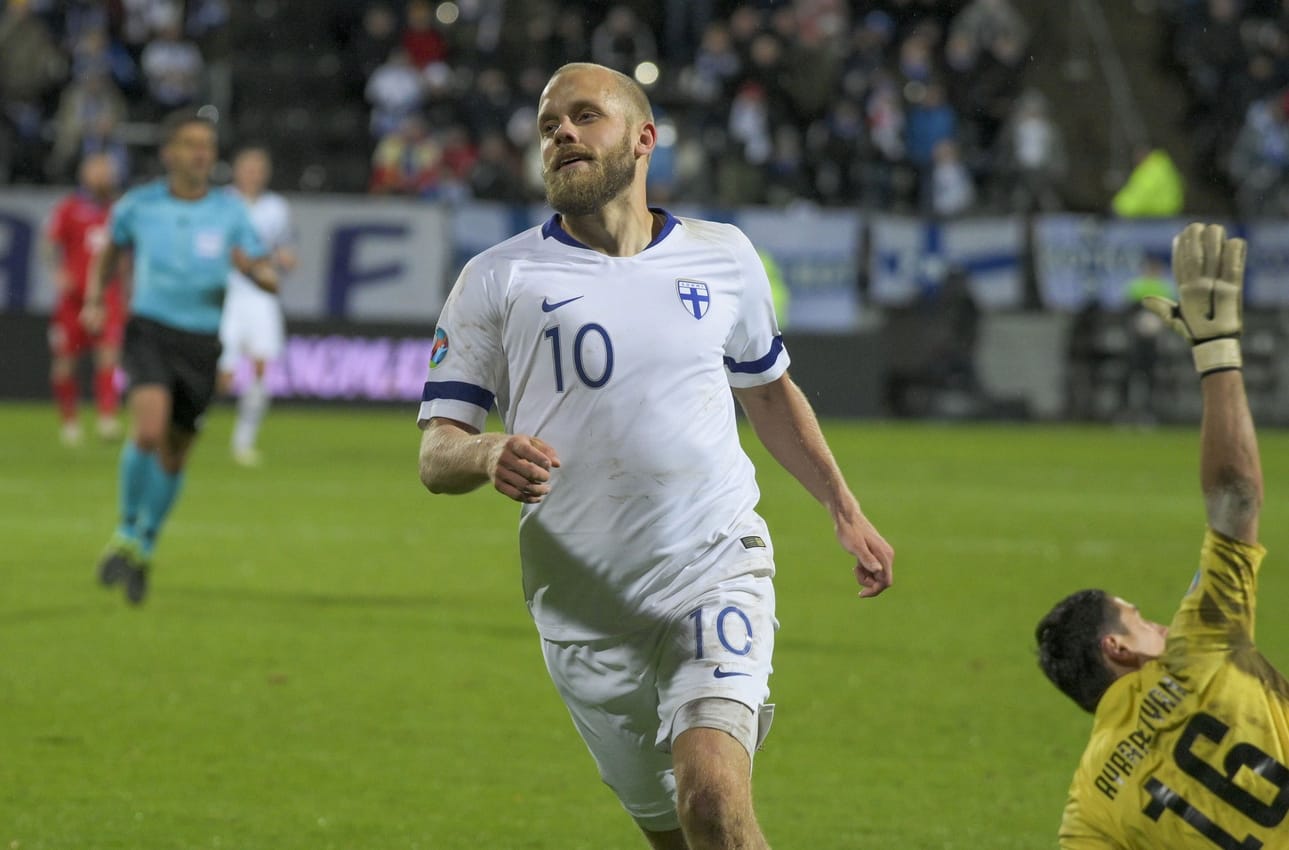 Suomen jalkapallomaajoukkueen ja Teemu Pukin edesottamuksia voi seurata perjantaina myös Rotuaarilla.
