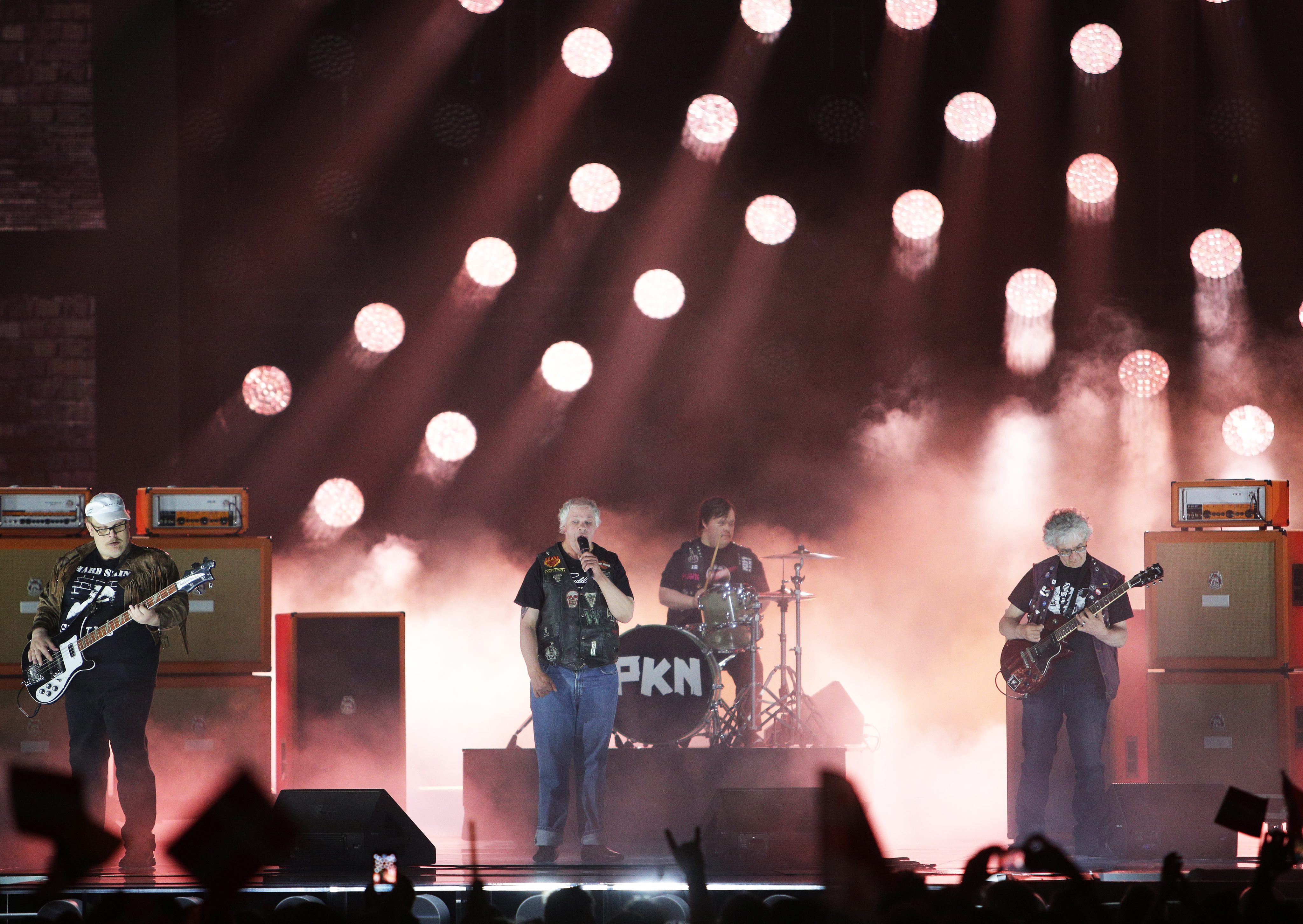 Kansainvälisessä lehdistössä Pertti Kurikan Nimipäivien odotettiin pääsevän finaaliin ja pärjäävän hyvin.