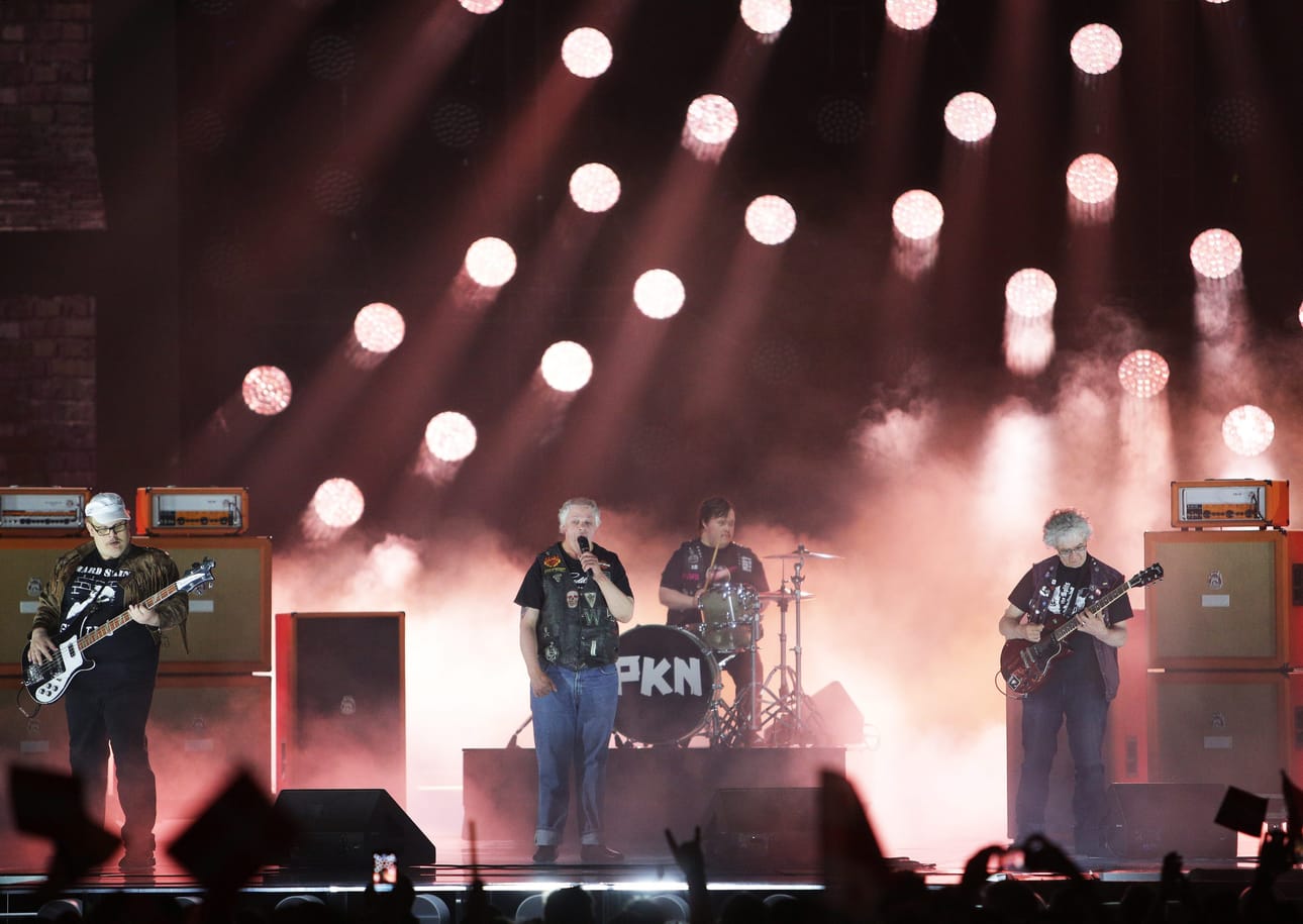 Kansainvälisessä lehdistössä Pertti Kurikan Nimipäivien odotettiin pääsevän finaaliin ja pärjäävän hyvin.