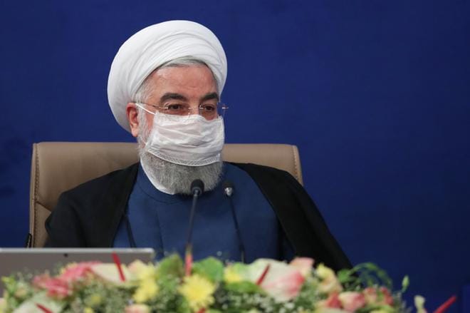 Iranin presidentti Hassan Ruhani vaatii väliaikaista kieltoa häille ja muille isoille juhlille. KUVA: PRESIDENT OFFICE HANDOUT/EPA
