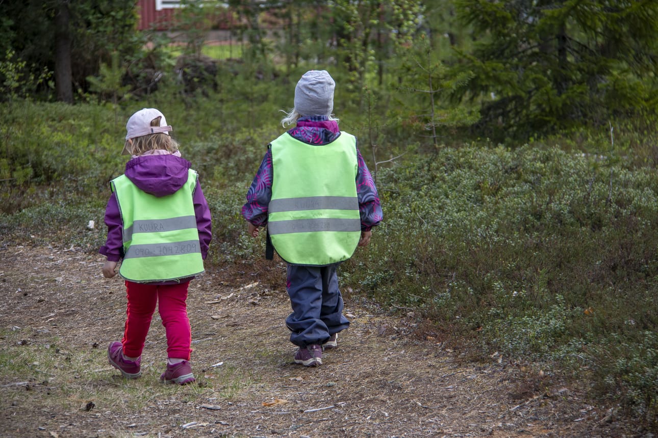 Puolueiden näkemyksiä jakava kotihoidon tuen lopettaminen on noussut jälleen kerran keskusteluun.
