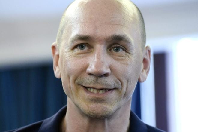 Suomen Urheiluliiton valmennusjohtaja Jorma Kemppainen pohtii, olivatko Suomen tavoitteet MM-kisoissa liian korkealla. Kuva: Lehtikuva / Heikki Saukkomaa