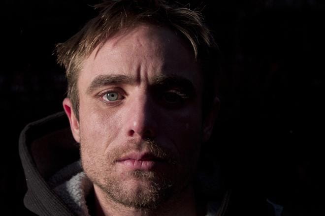 Jake Anderson, 38, sanoo olevansa sama ja eri henkilö kuin Hengenvaarallisessa saaliissa. Sarjassa näkyy hänen kalastajanelämästään yleisöä viihdyttävimmät osat. KUVA: Discovery