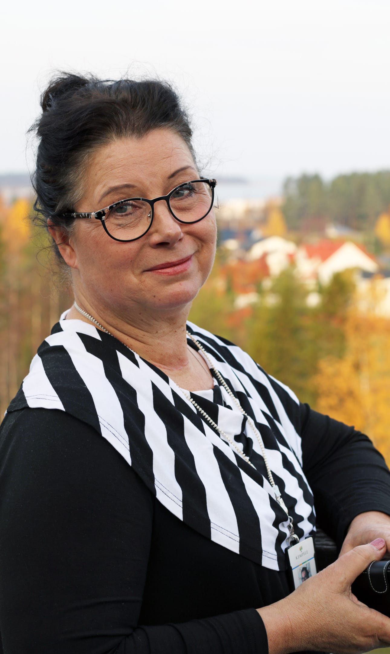 Eija Puotiniemi epäilee viimeisen työpäivän olevan tunteellinen. Eläkepäivissä riittää kuitenkin puuhaa.
