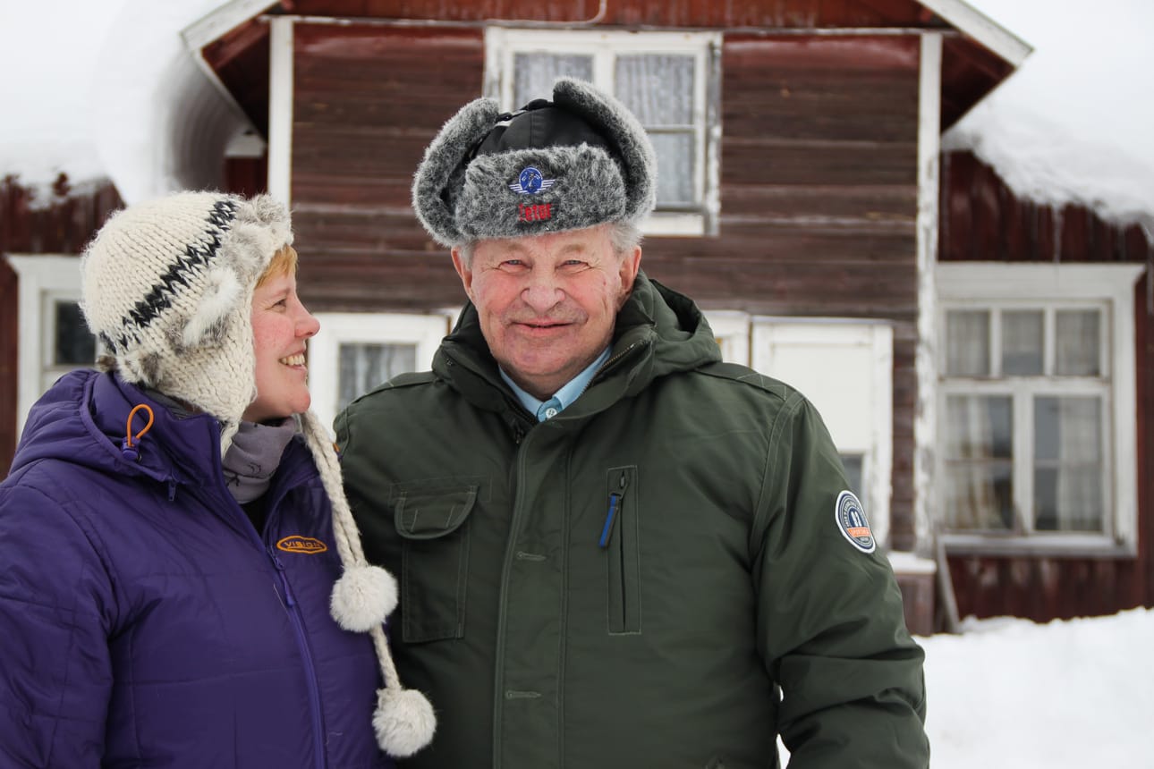 Reino Palosaari täyttää 80 vuotta ja lauantaina juhlitaan porukalla. Tytär Satu jatkaa yhdessä miehensä kanssa Reinon perustamaa Palosaaren Poro- ja kalastustilaa.