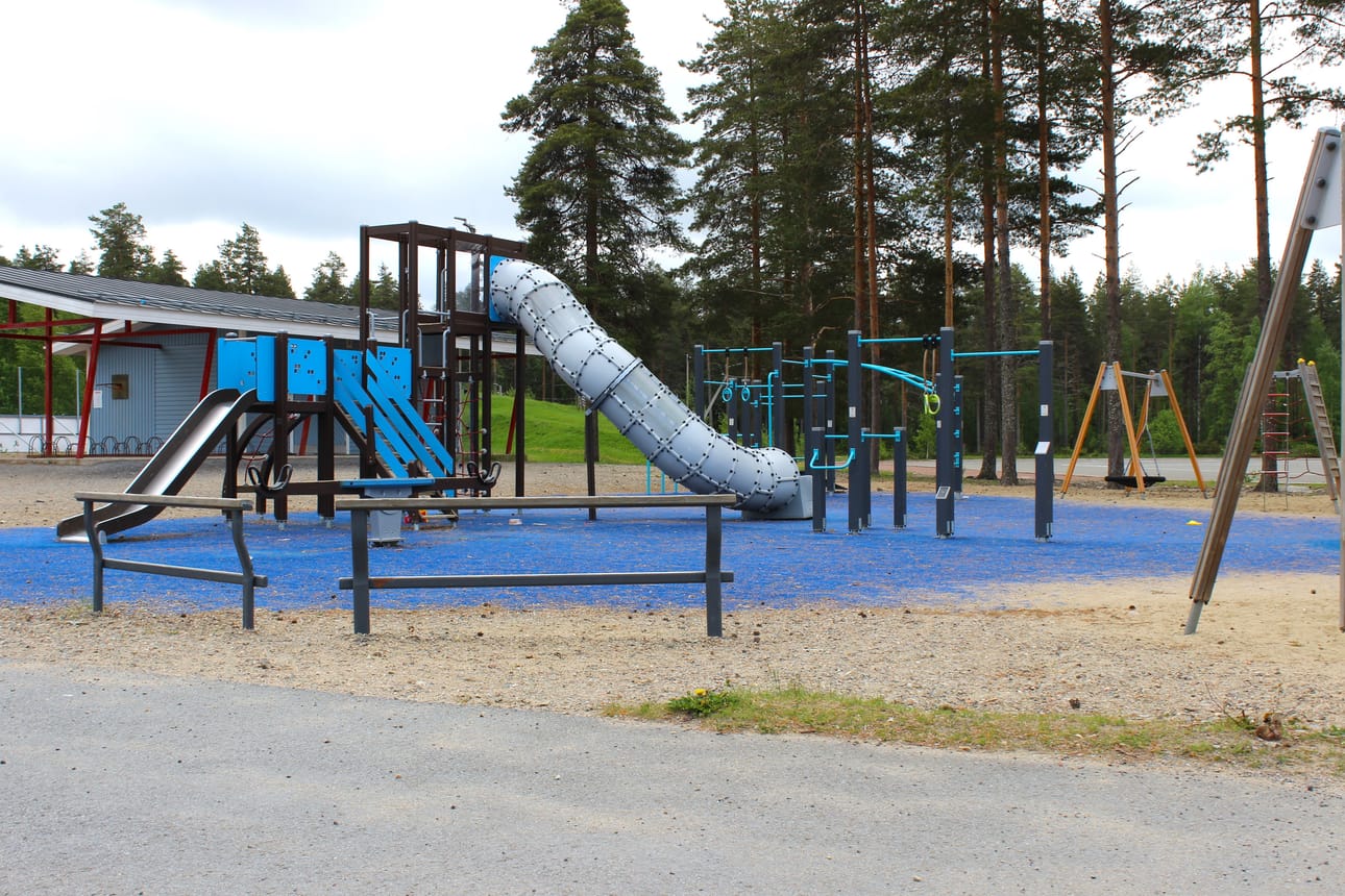 Kolme hakemusta on jätetty määräaikaan mennessä.
