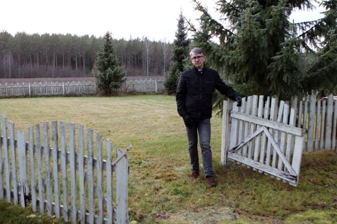 Lapualle on perustettu yli kymmenen vuotta sitten tunnustukseton hautausmaa. Sinne ei ole haudattu vielä ketään. Lapuan tuomiokirkkoseurakunnan tuomiorovasti Matti Salomäki kertoo, että hautapaikkoja ei ole edes kyselty. KUVAT: JARMO PANULA