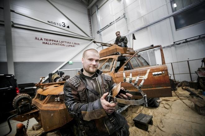Joonas ja Jesse Peltotupa esittelivät Seinäjoen Motorbike & Freetime -näyttelyssä Mad Max -elokuvan innoittamana rakennettua autoa. Kuvat: Jaakko Elenius.