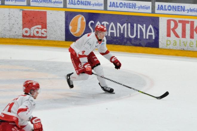 Lassi Vanhatalo hyökkää tänään Sportin kolmosketjussa. KUVA: JOONAS SALO