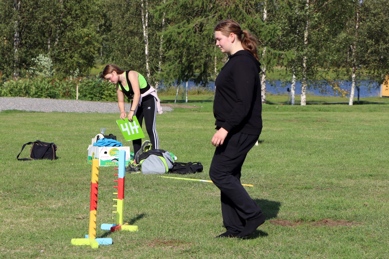 Keppihevoskisojen valmistelut menossa.