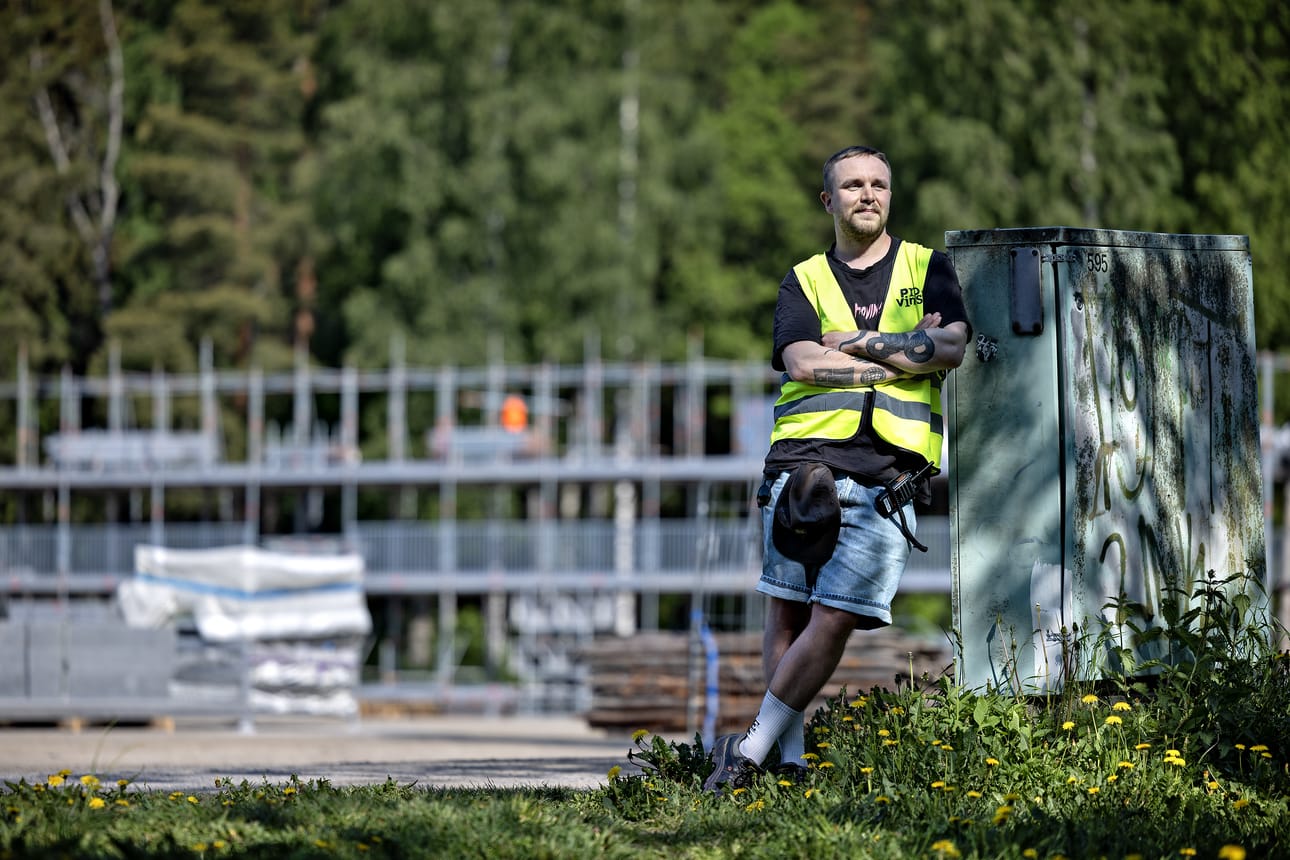 -Lipunmyynti näyttää tällä hetkellä hyvältä. Kesäkelien alkaminen näkyy aina myynnissä, Ville Koivisto sanoo.