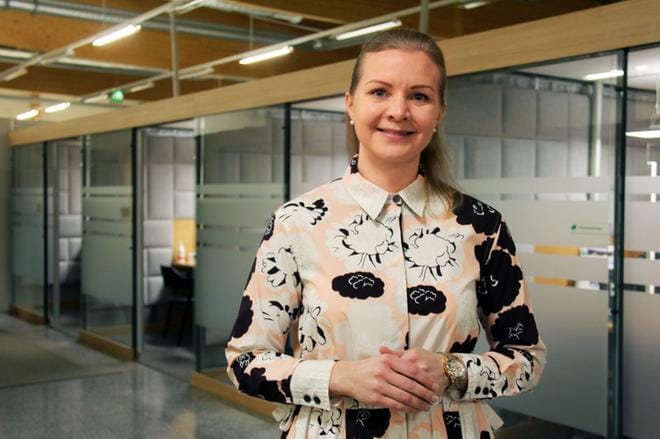 POP Pankki Pohjanmaan toimitusjohtaja Hanna Linna kertoo, että koronatilanne on vähentänyt konttoreissa käymistä. – Asiakkaat hoitavat suurimman osan asioista verkkoviesteillä ja -tapaamisilla. Arkistokuva.