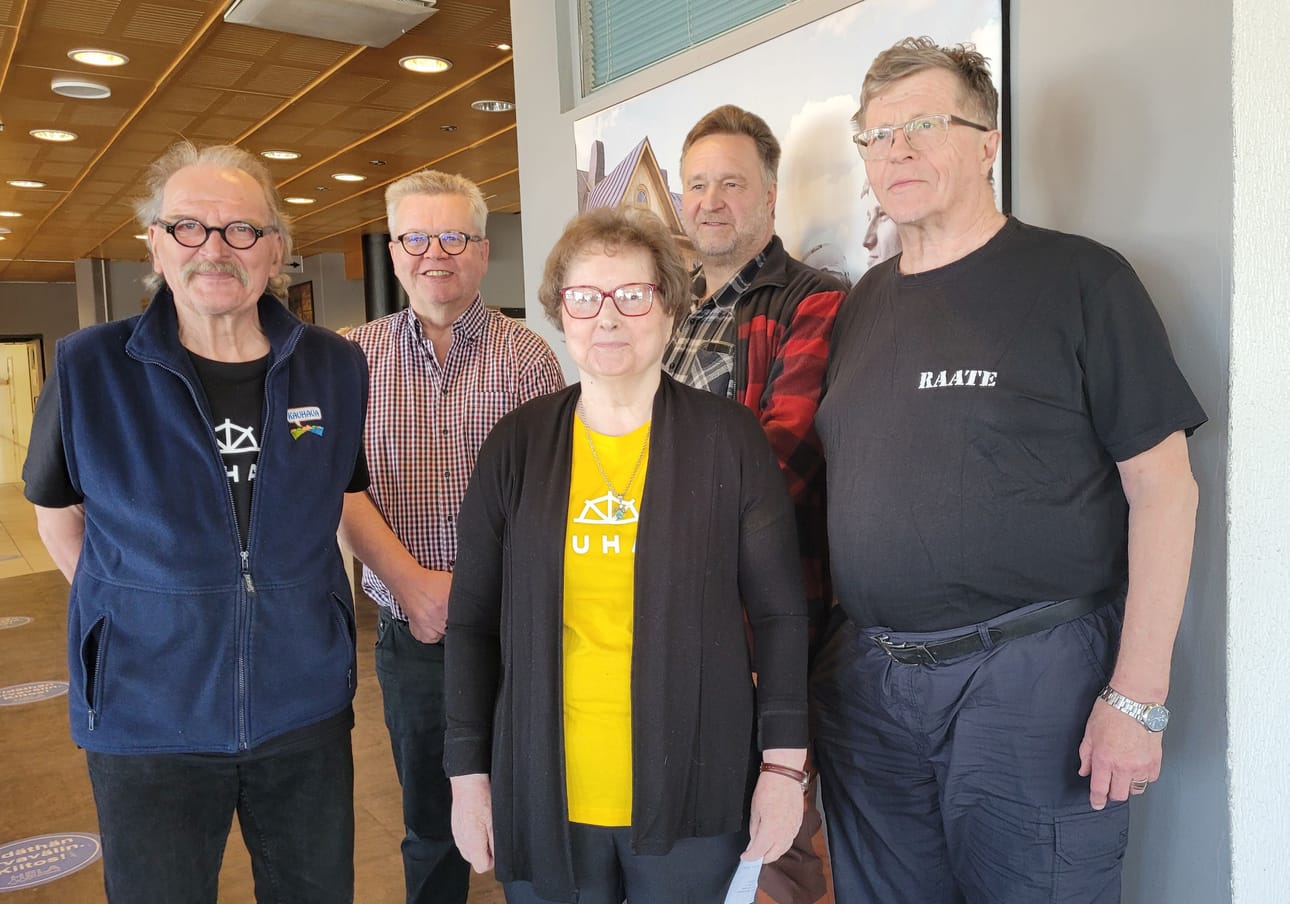 Martti Puronvarsi, Petri Salo, Aapo Kamppinen, Eero Paavola ja Eeva Haapsaari perustivat kansalaisliike Pro Positiivinen alkuviikosta. Kansalaisliike aikoo vaikuttaa siihen, että oikeudenmukaisuus voittaa Kauhavan päätöksenteossa nyt ja tulevaisuudessa.