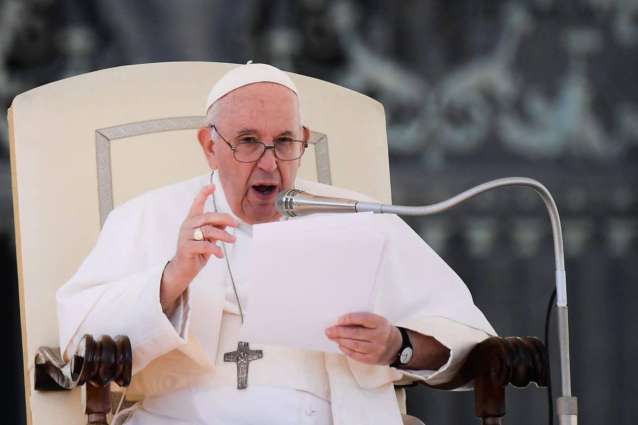 Paavi Franciscus ottaa asiaan kantaa tuoreessa kirjassaan, josta julkaistiin sunnuntaina katkelma La Stampa -lehdessä. LEHTIKUVA/AFP