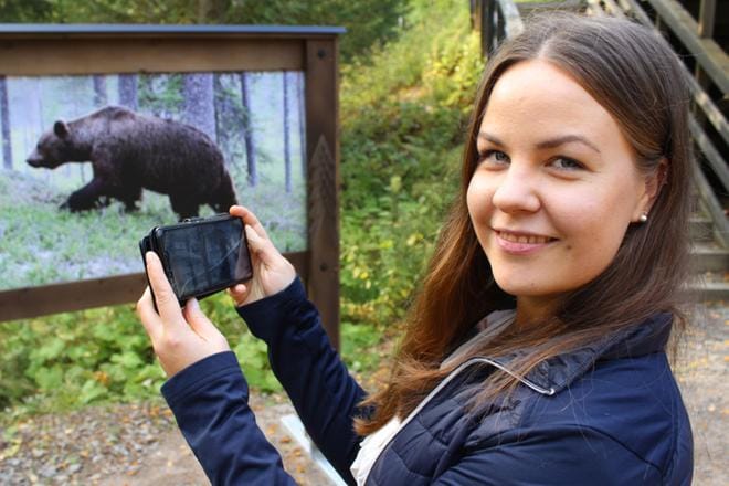 Mukana on nyt yksitoista eläinlajia, summaa Ähtärin eläinpuiston ympäristökasvattaja Sanna Palvanen Suomen eläimet -teemaisen esittelyn sisältöä. KUVA: REIJO HEIKKILÄ