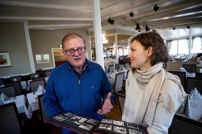 Emeritusprofessori Kari Uusikylän nuoruudenkuva pysähdytti intendentti Heta Kaiston. KUVA: JAAKKO ELENIUS