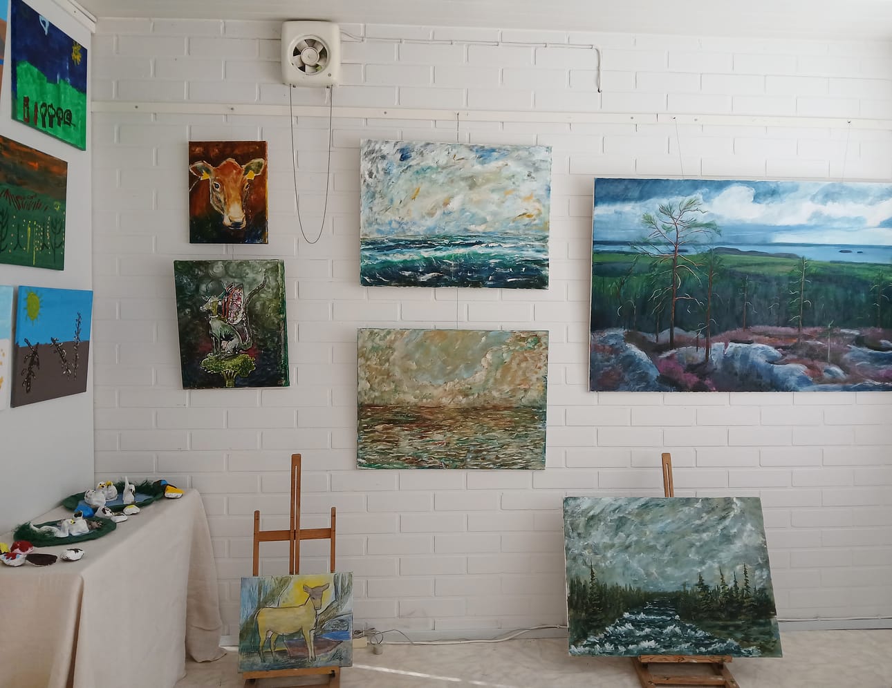 Taidepisaran galleriassa nähtiin monipuolinen näyttely Aaltojen kaupunki -tapahtumassa.