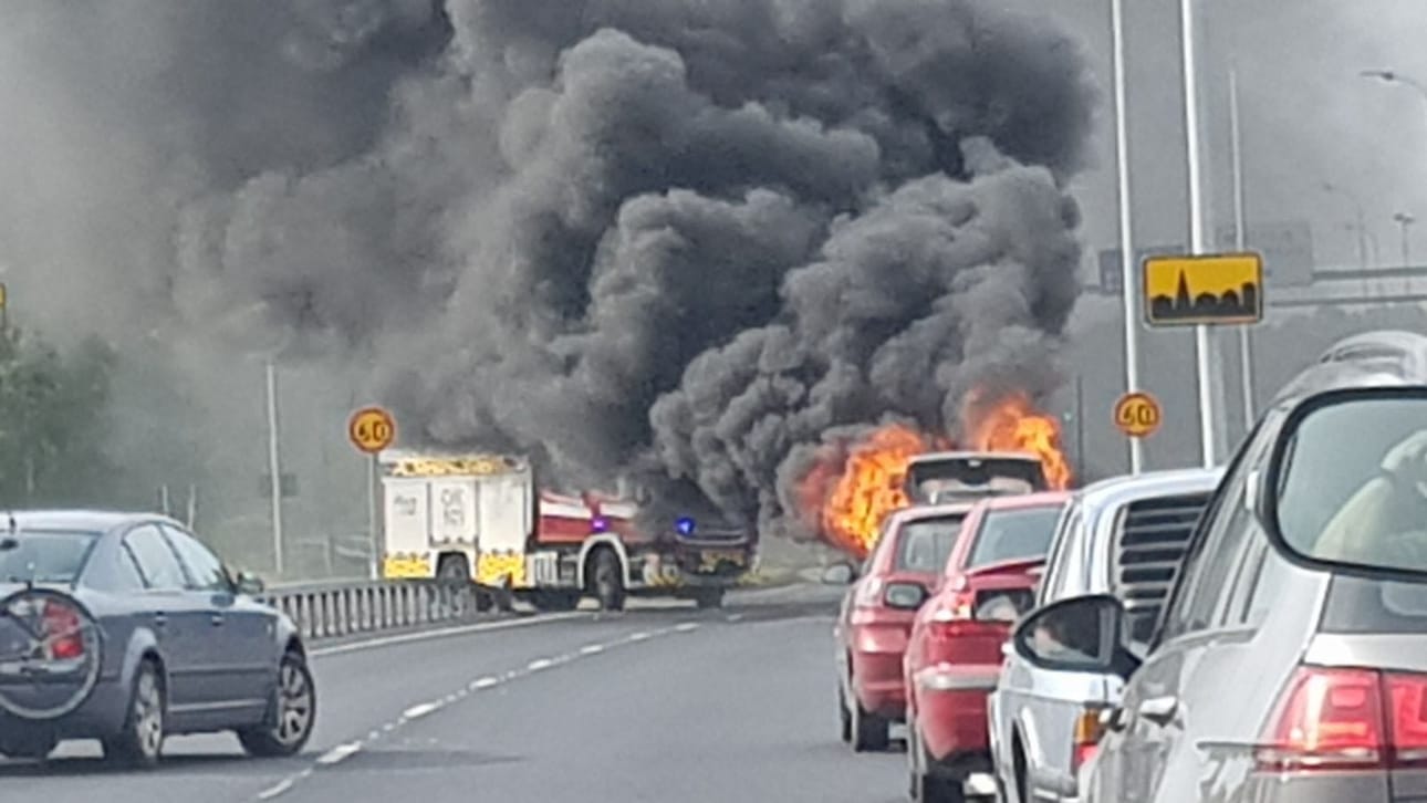 Tulipalo syttyi Kainuuntiellä Joutsentien kohdalla.