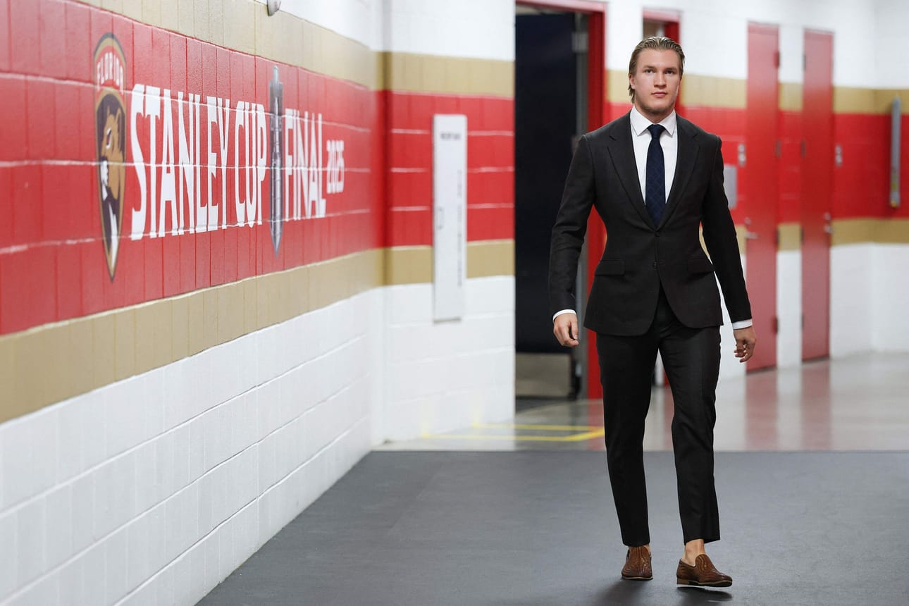 Florida Panthersin Anton Lundell on NHL:n parhaiten puolustavia hyökkääjiä. LEHTIKUVA/AFP