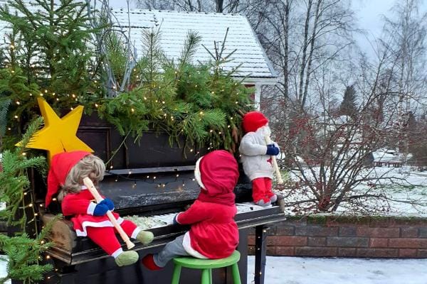 Jokilaakson matkailupuutarhassa on jälleen pukeuduttu jouluun.