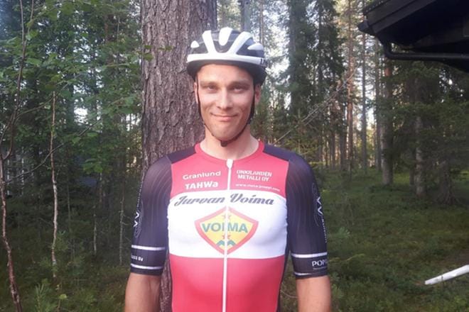 Seinäjoella asuva 32-vuotias Riku Övermark pyöräilee Jurvan Voiman väreissä. Viime vuonna menestystä tuli kansallisessa sarjassa ja SM-tasolla. KUVA: ARKISTOKUVA