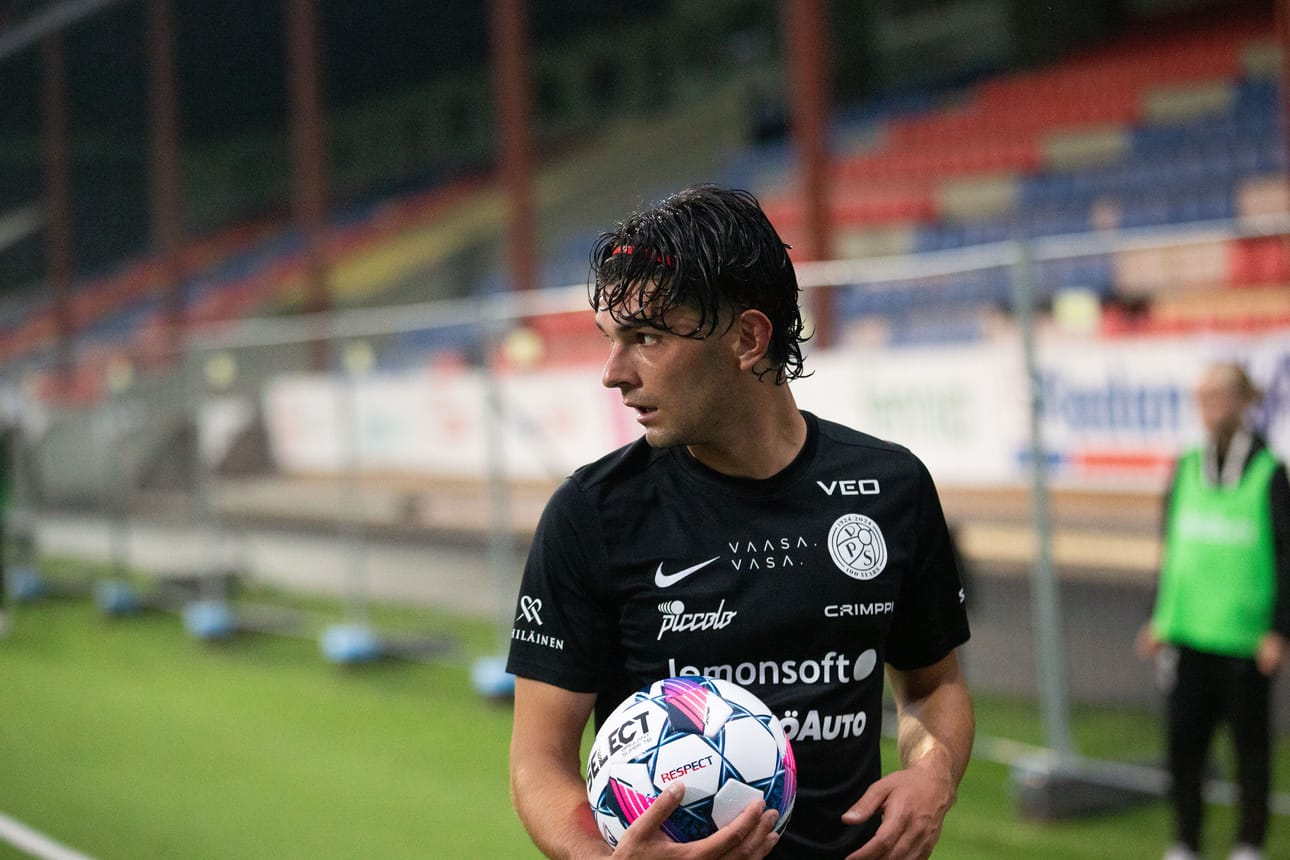 Vaasan Palloseurassa kahdella kaudella nähty Alfie Cicale jatkaa uraansa HJK:ssa ensi kaudella.