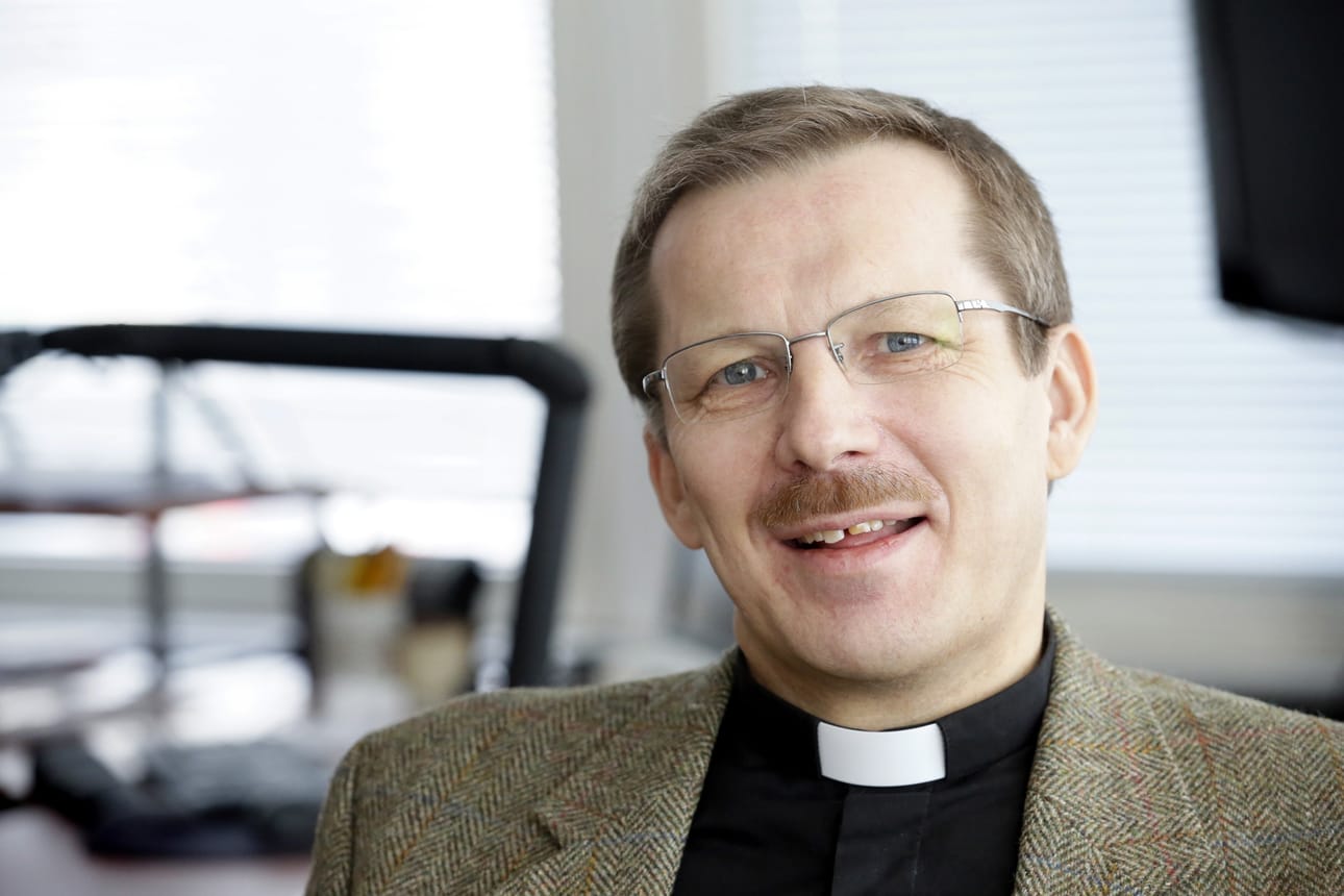 Jukka Keskitalo on vastannut myöntävästi laajalta alueelta hiippakunnasta tulleisiin pyyntöihin asettua ehdolle piispan vaalissa.