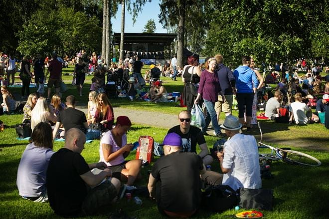 Hippiknik palaa Vaasaan. Yleisöä vuoden 2015 tapahtumassa. KUVA: TIMO ANNANPALO