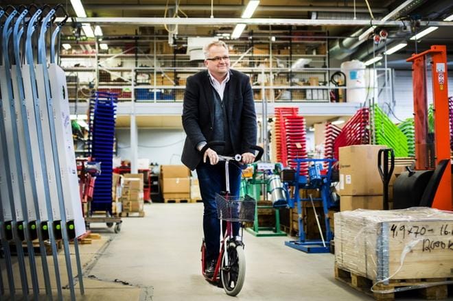 Mika Lahtinen on työskennellyt Eslassa nuorena kesätyöntekijänä. Nyt hän on toimitusjohtaja. KUVA: KRISTA LUOMA