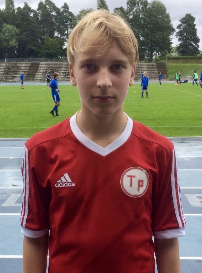 Eelis Karjalainen antaa U15-poikien Tähtitarha-tapahtumassa näyttöjä ikäluokan maajoukkuetta ajatellen.