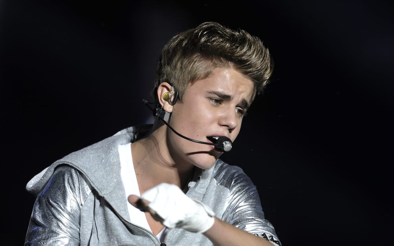 Justin Bieberin toinen albumi sai hyvän vastaanoton Isossa-Britanniassa.