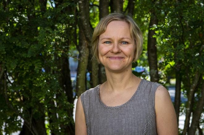 Korsholman Musiikkijuhlien säveltäjävieras Lotta Wennäkoski viihtyy festivaaleilla usean päivän ajan. –Muusikolle tällaiset tapahtumat ovat mahtava juttu, täällä syntyy hienoa vuorovaikutusta, hän sanoo. KUVAT: JOHAN HAGSTRÖM