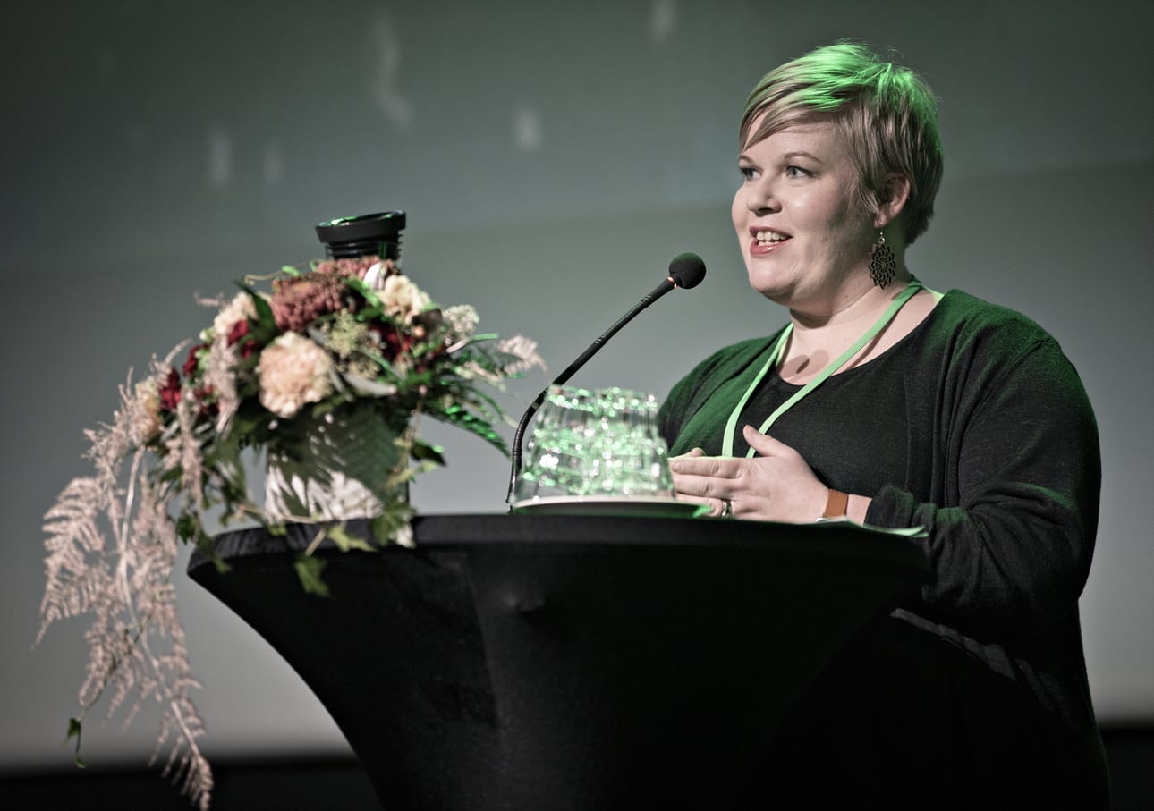 Valtiovarainministeri Annika Saarikko Oulun Lasaretissa lauantaina.