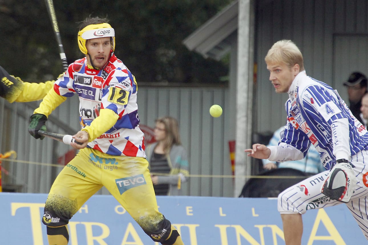 Kaudella 2011 Jonne Kemppainen näpäytti Pattijoen Urheilijoiden paidassa Vimpelin Vedon Hannu Huuskosen syötöstä.