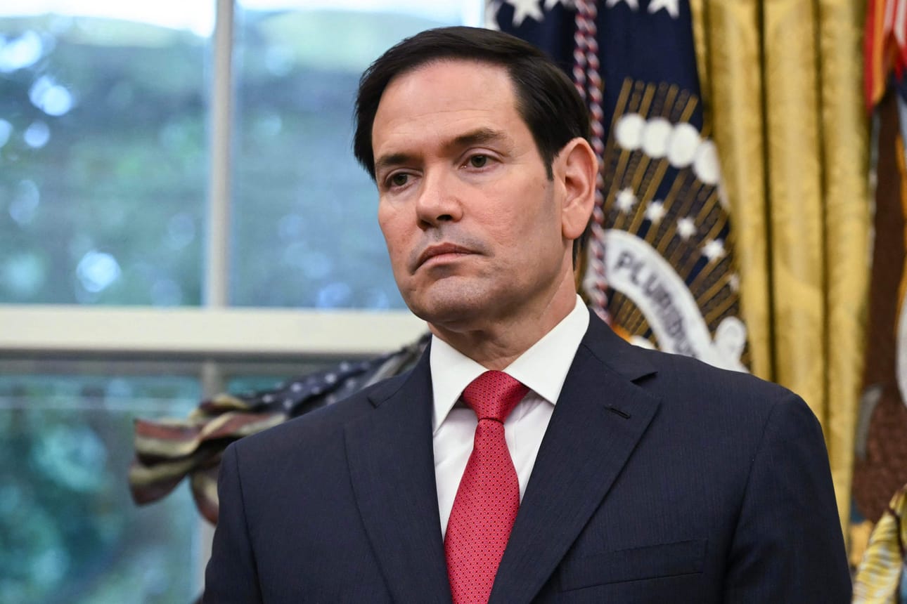 Yhdysvaltain ulkoministeri Marco Rubio. Huijarin kerrottiin hyödyntäneen tekoälyä, jonka avulla hän kloonasi Rubion ääntä. LEHTIKUVA/AFP
