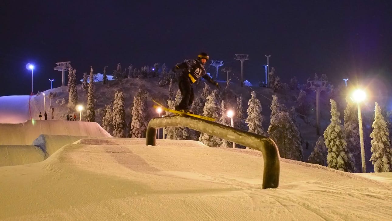 Reilillä taituroi big airin voittaja ja slopestylen kakkonen Sampo Yliheikkilä.