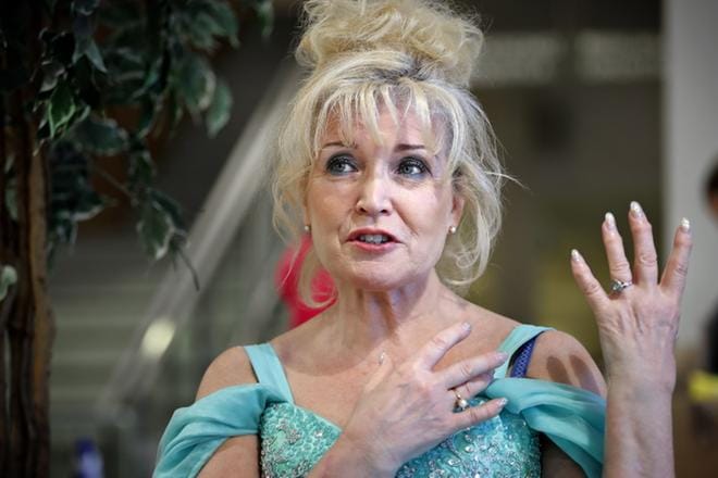 Riitta Korpela taustajoukkoineen siirtää Nalletalon toiminnan Ikaalisista Lempäälän Ideaparkiin.