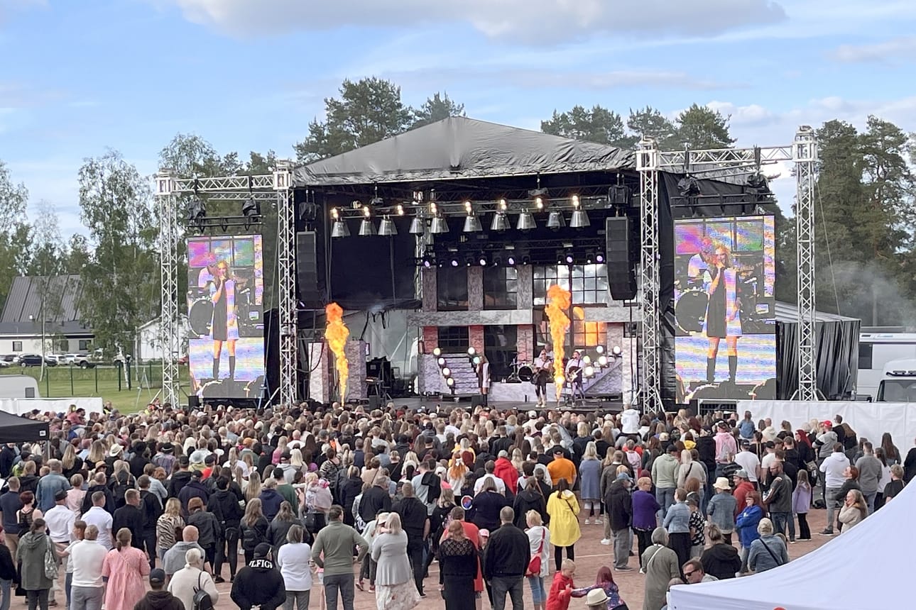 Vuonna 2024 areenalle rakennettiin jättilava Alajärven Osuuspankin järjestämää Haloo Helsingin ilmaiskonserttia varten.