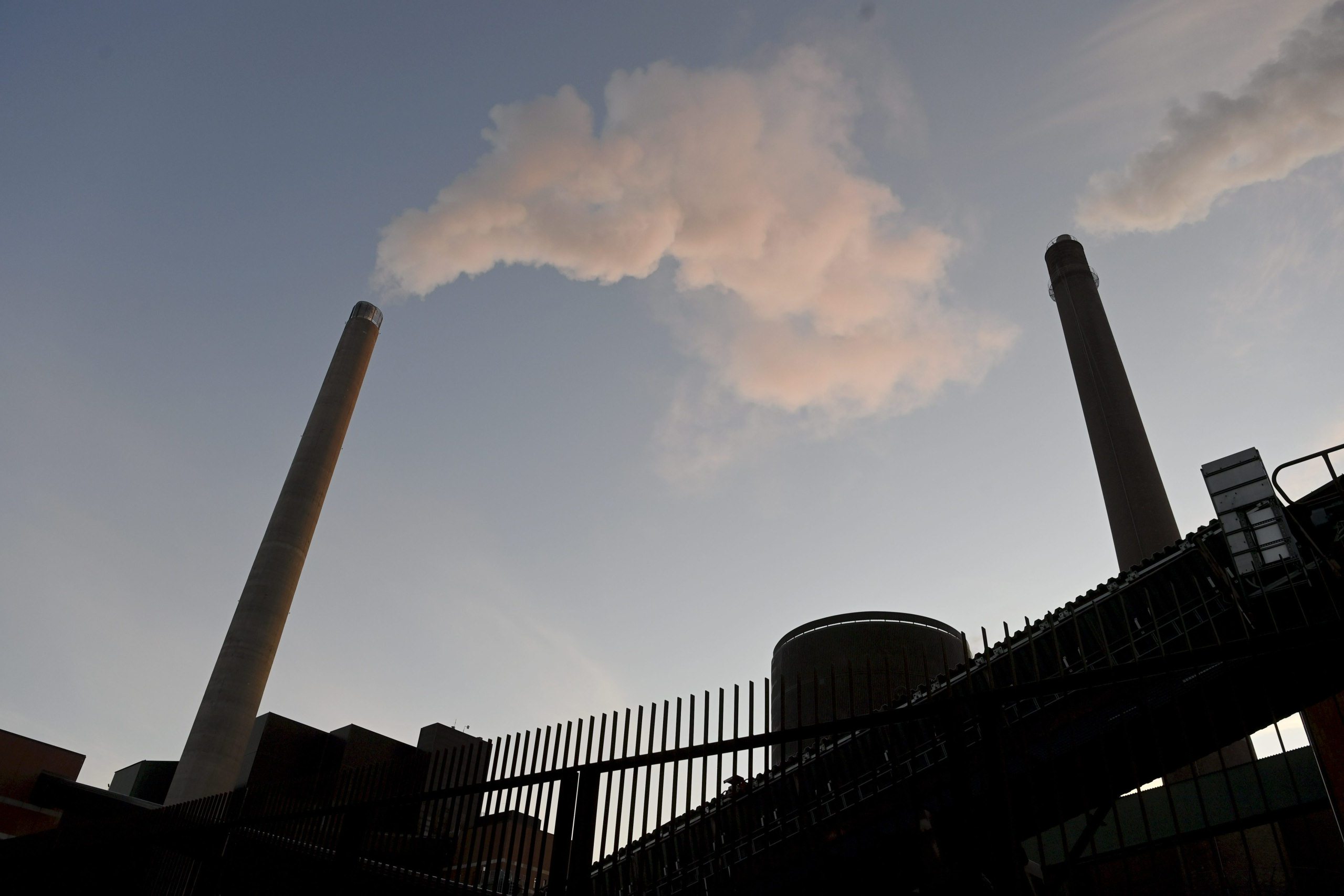 KORJAUS: Helsingin käytöstä poistettuun hiilivoimalaan rakennetaan pienydinvoimalan pilottilaitos