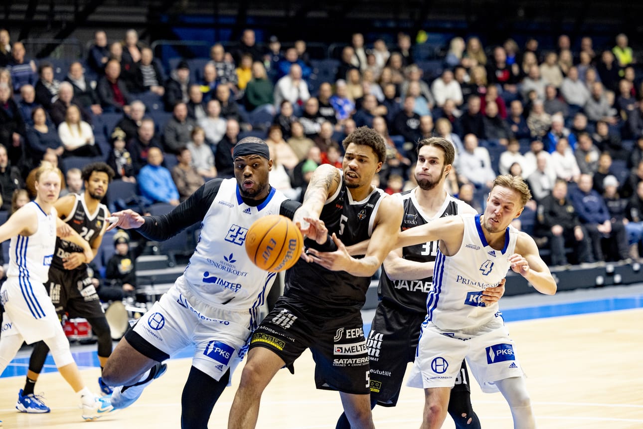 Ottelun paras pistemies oli pelinumeronsa mukaisesti 22 pistettä tehnyt Kataja Basketin Elijah Lufile. Kobrien KJ Buffen teki 20 pistettä