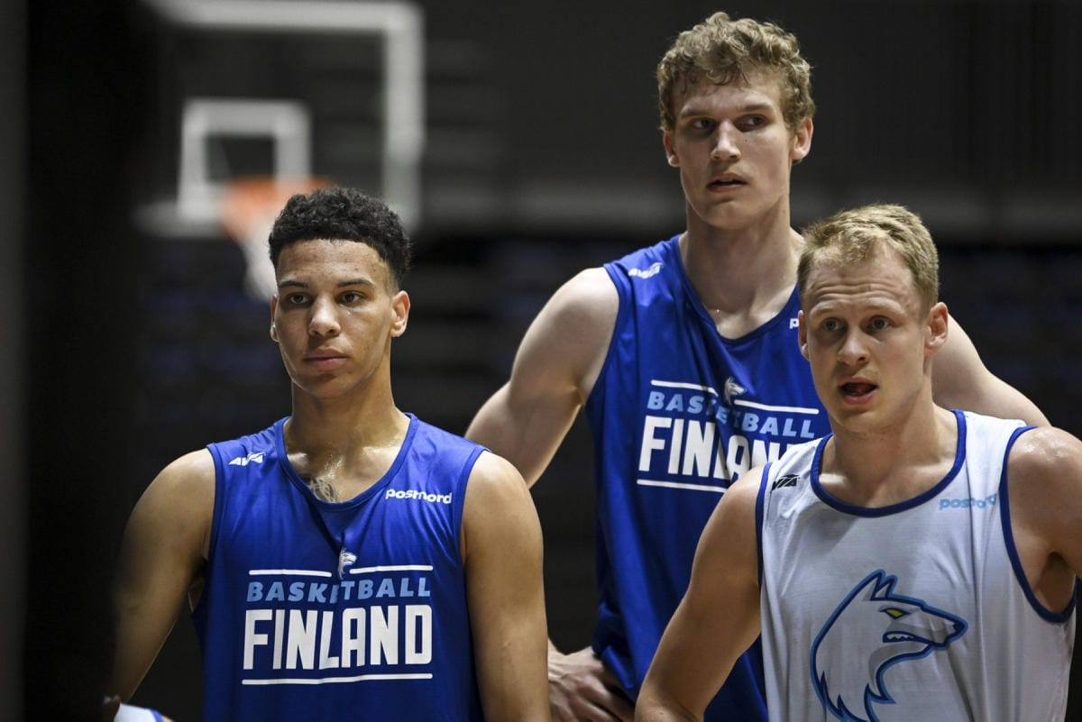 Miro Little, Lauri Markkanen, Sasu Salin ja kumppanit kohtaavat Kroatian vieraskentällä Rijekassa. Lehtikuva / Emmi Korhonen