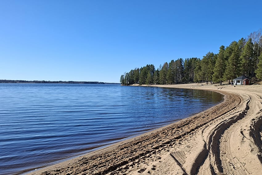 Lapuanjoen vesistöalueeseen kuuluvan Kuortaneenjärven ympäristössä tulvat jäivät viime keväänä vähiin. Tämä kuva on napattu huhtikuussa.