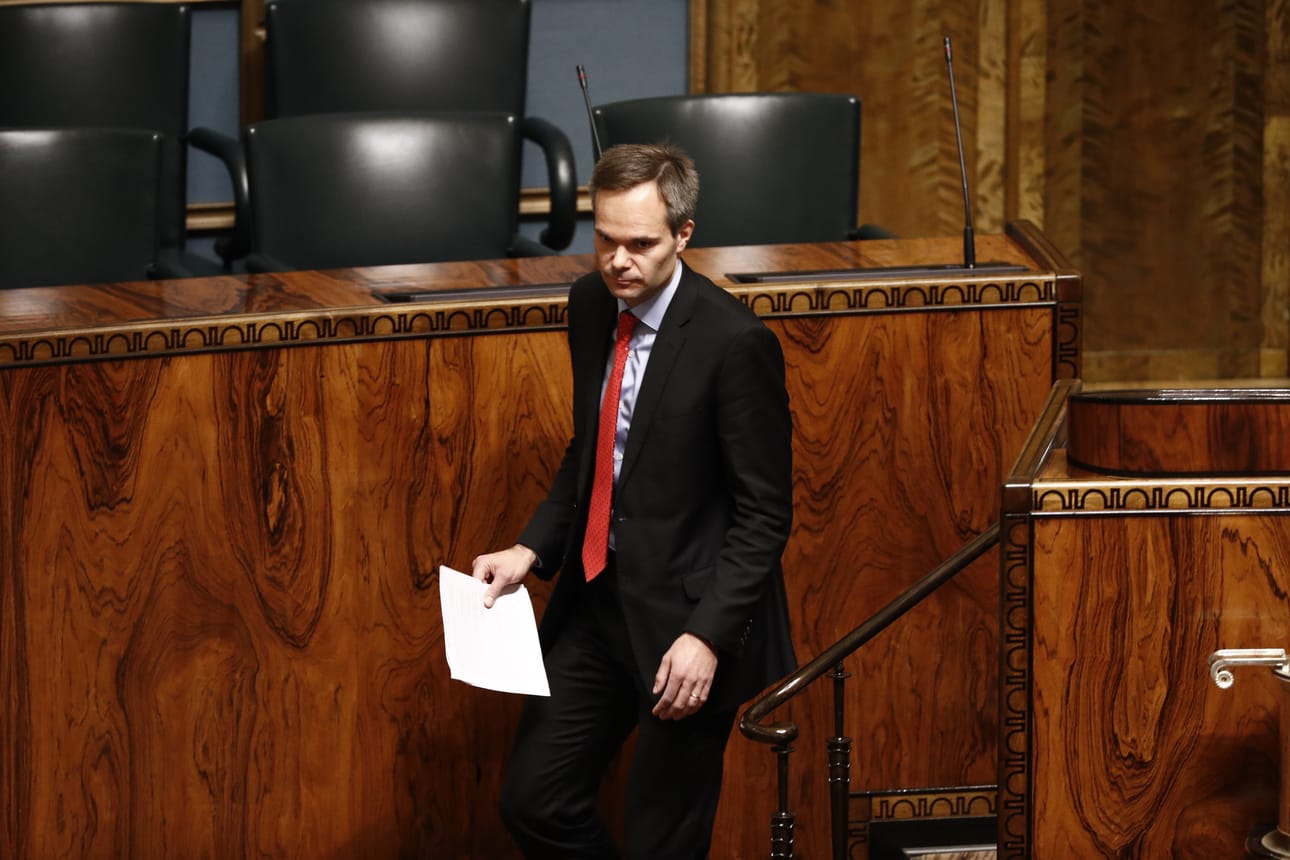 Kokoomuksen eduskuntaryhmän puheenjohtaja Kai Mykkänen ihmetteli onko hallituksen tahto SAK:n puheenjohtajan Jarkko Elorannan taskussa.
