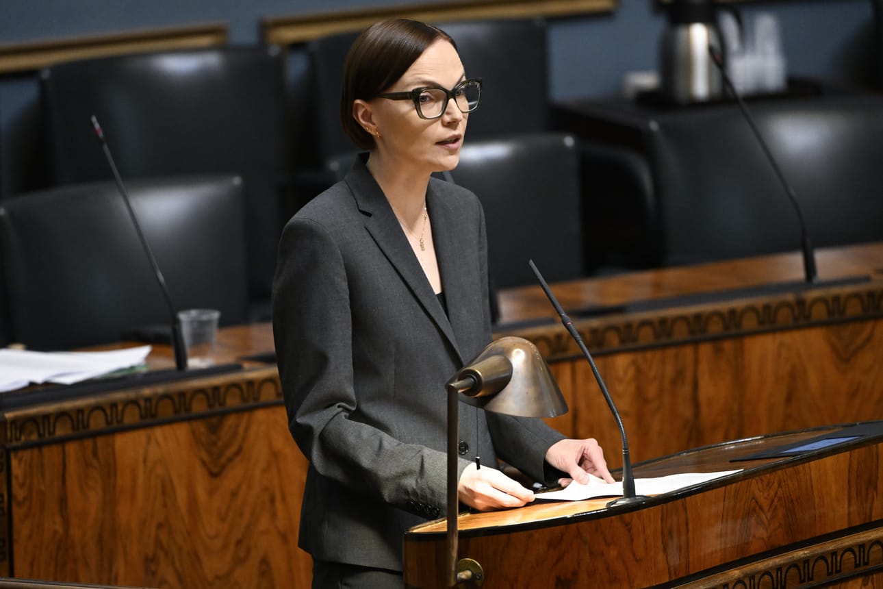 Vasemmistoliiton puheenjohtaja Minja Koskela.