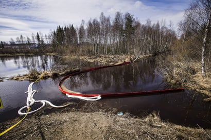 Rovaniemen Veitikanojaan on valunut öljyä ennenkin – vuonna 2012 polttoöljyä päätyi Veitikanlampeen ja Harjulampeen asti