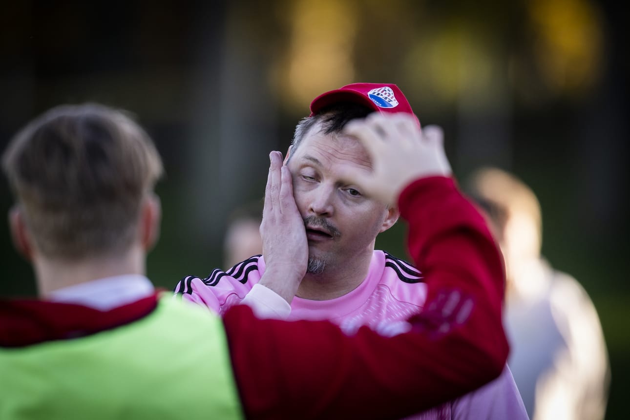TP-47:n maalivahti Oskari Forsman katsoi punaista korttia ennen ensimmäisen jakson puoltaväliä. Päävalmentaja Keijo Huuskon mukaan ulosajo oli väärä tuomio.